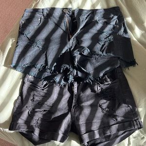 2 pairs of women’s brand name black shorts- KanCan & American eagle
